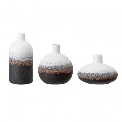 Set de tres jarrones de líneas orgánicas de cerámica