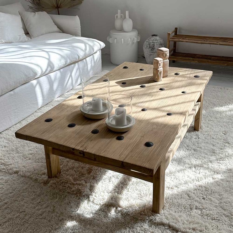 Elm wood coffee table with hardware - miv interiores