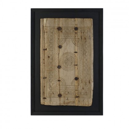 Decoración de pared realizada en madera de teca reciclada en color natural y negro