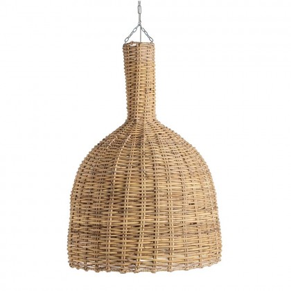 Lámpara de techo de estilo boho, realizada en ratán en color marrón claro.