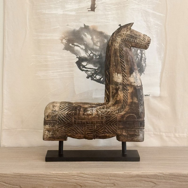 escultura caballo de madera de mango tallada