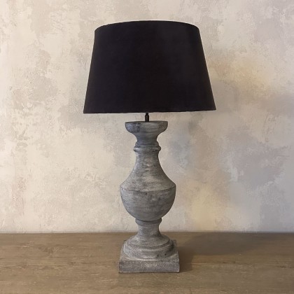 Lámpara mesa de madera de mango  con un acabado enyesado