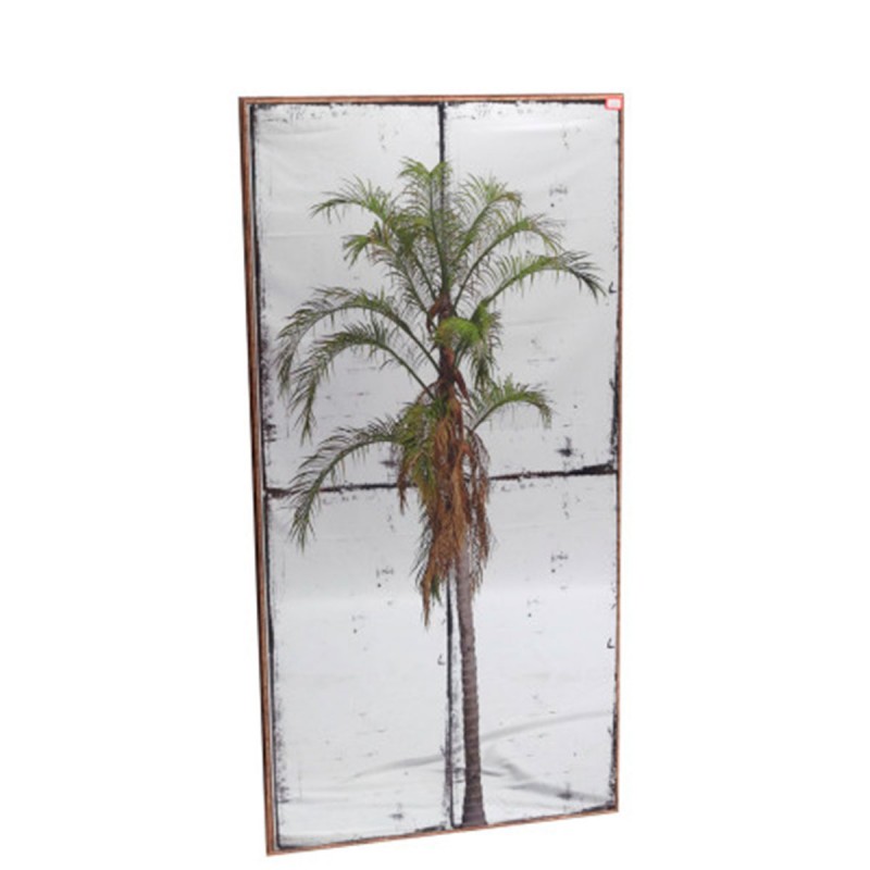 Espejo KORA de metal y cristal, con diseño de palmera envejecido que aporta un toque exótico y decorativo al ambiente.