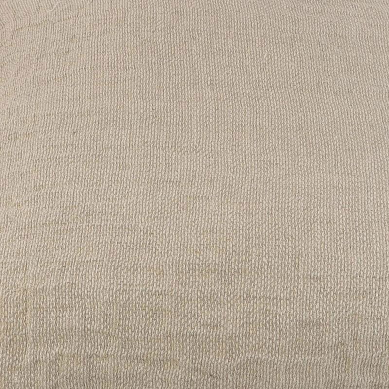 Pladi  confeccionado en 100% lino en color natural con un gramaje de 265 g/m²,