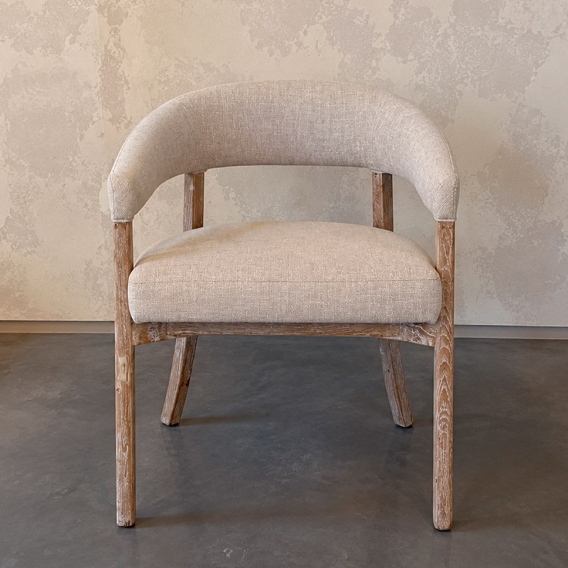 Silla de comedor de madera de olmo y tapizada en color beige