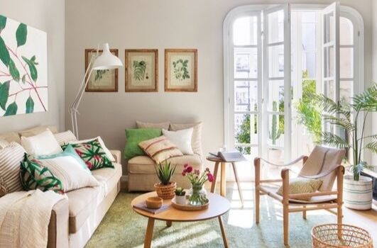 Surprising renovation of a mini apartment